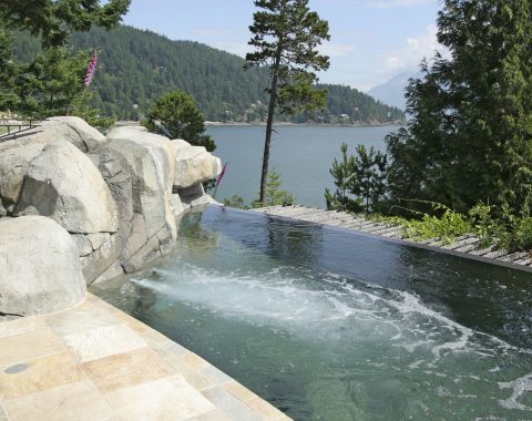 Water jets from the side of the pool