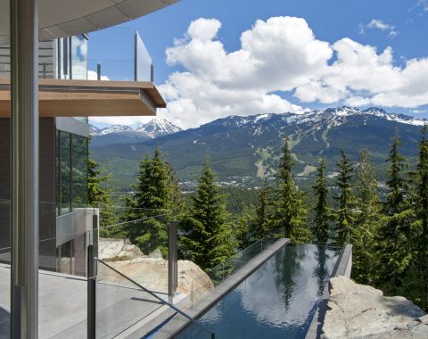 Large infinity pool suspended out of the rock