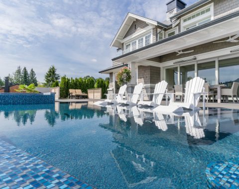 Infinity edge pool with built in chairs