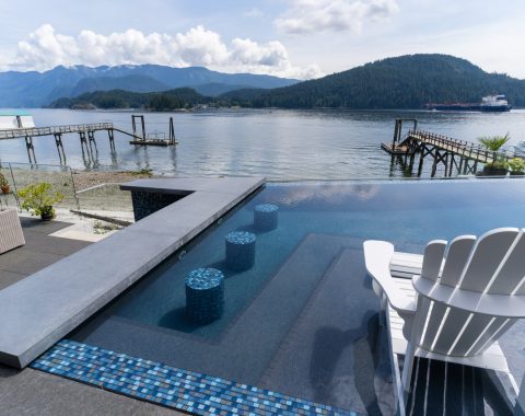 Infinity edge pool with built in bar area