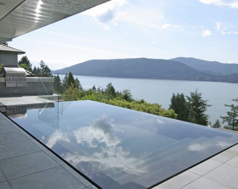 infinity reflection pool looking into the sea