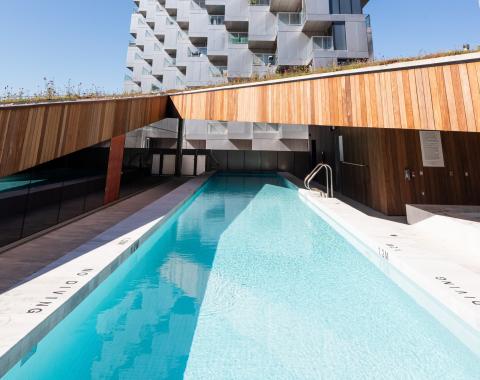 Vancouver House Swimming Pool & Whirlpool