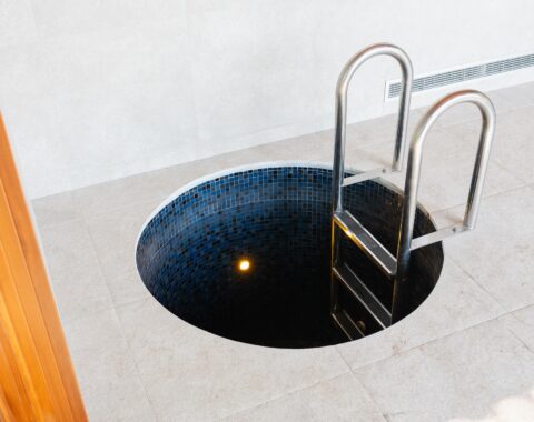 Cold plunge pool with additional views, designed for optimal healing.